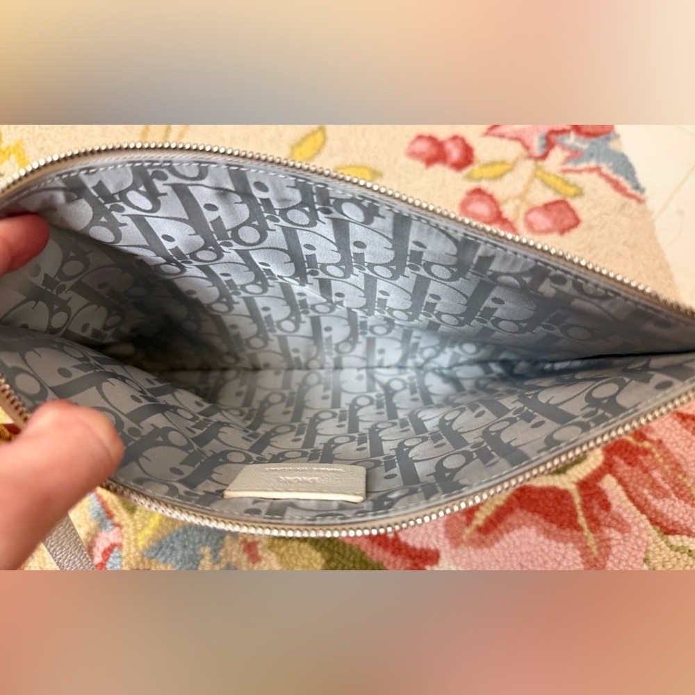 CHRISTIAN DIOR Never Worn Limited Edition White Floral Print Canvas Wristlet - Picture 13 of 16